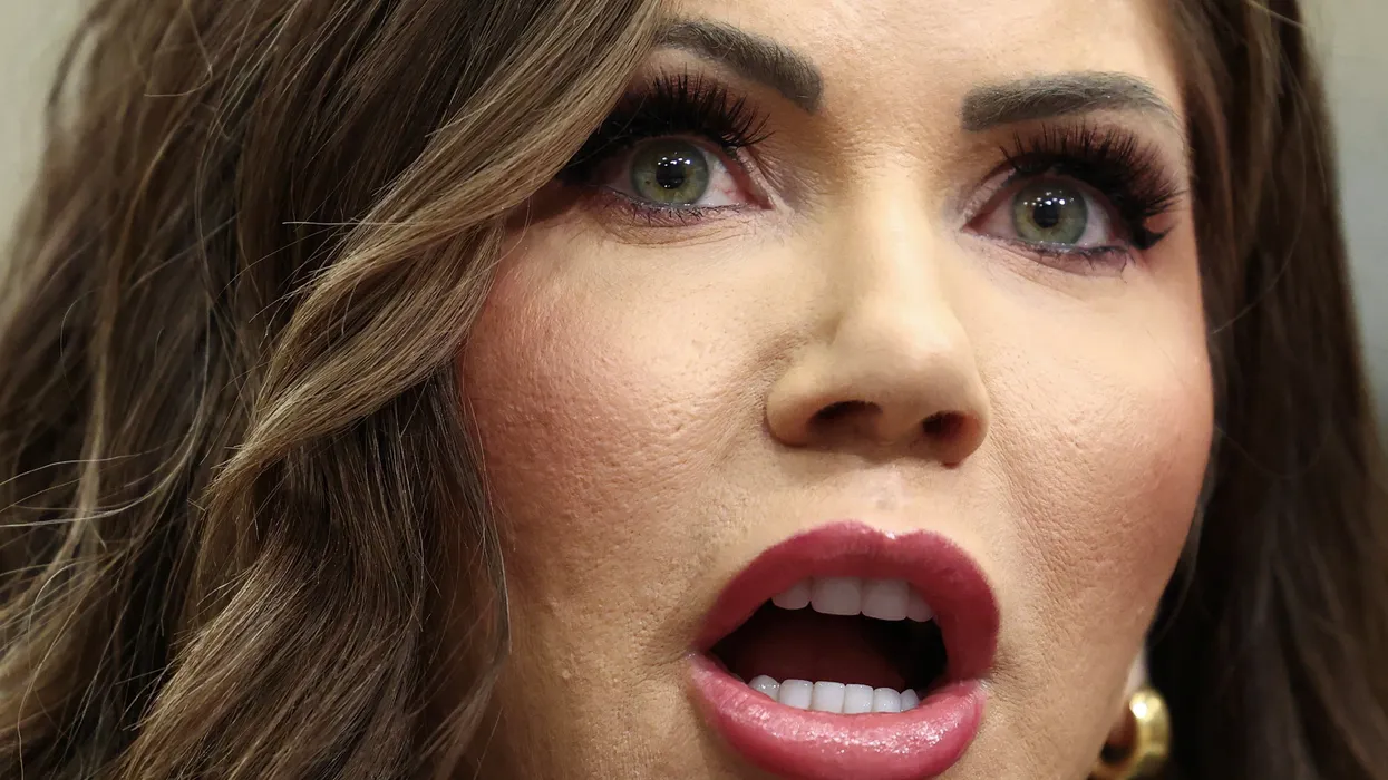 Kristi Noem ‘quietly’ limits congressional visits to ICE outposts in wake of shooting