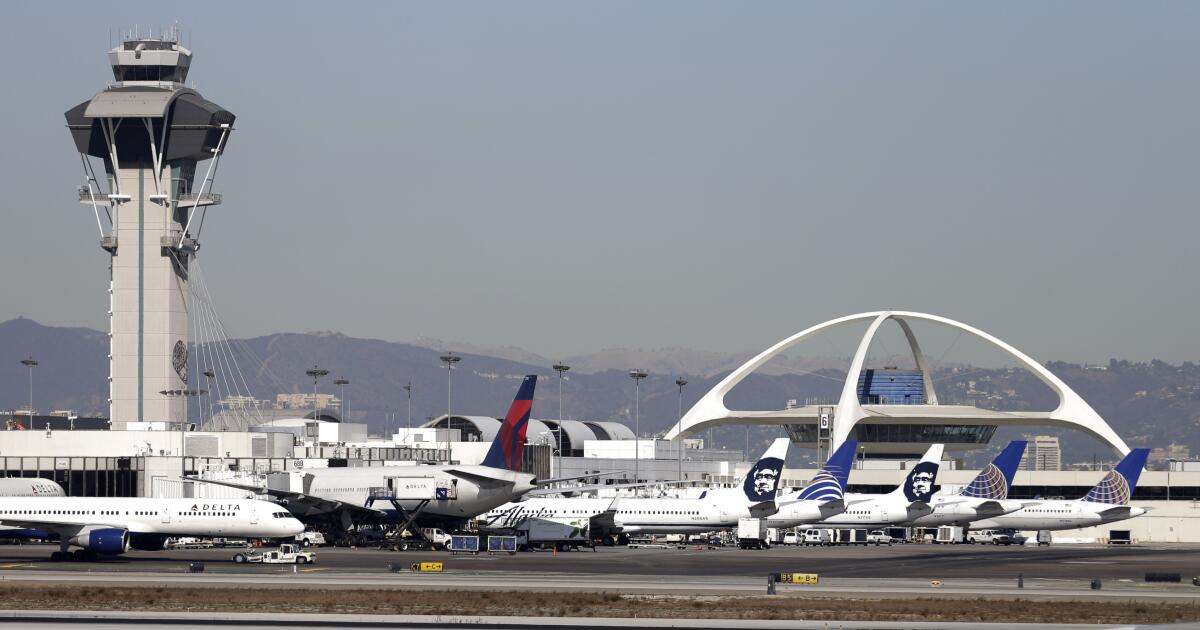 ‘Doomsday Plane’ appearance at LAX sparks online worry