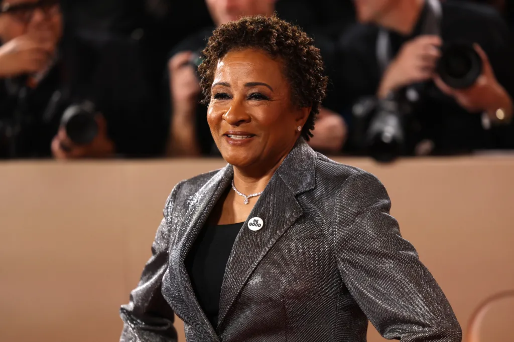 Wanda Sykes on the red carpet at the 83rd Annual Golden Globes.