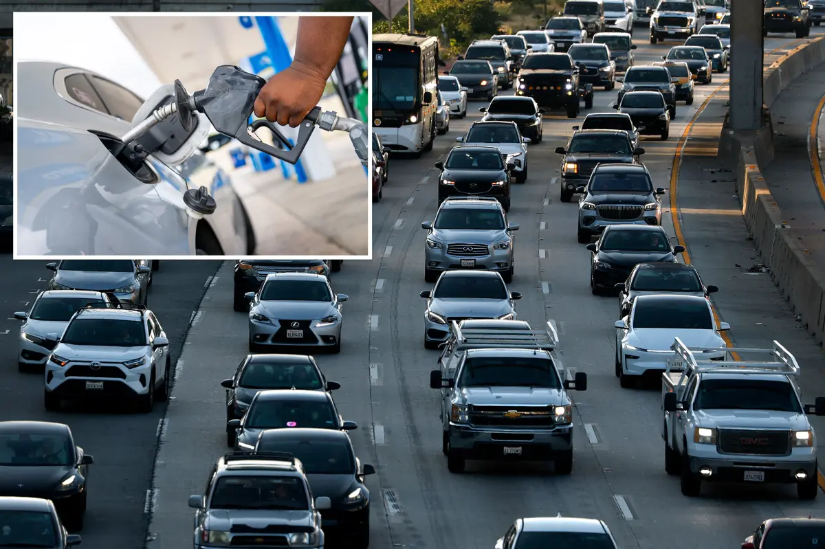 Automakers trade group urges government to scrap gas tax, replace it with vehicle weight fee