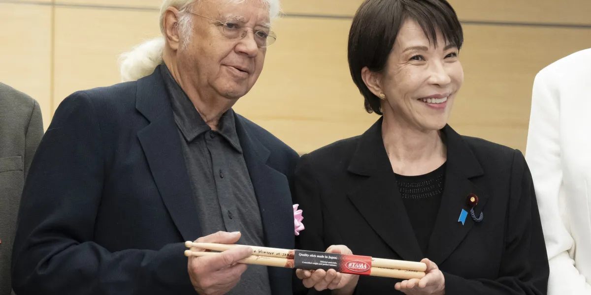 Japan’s Prime Minister welcomes Deep Purple, capping 50-year love affair with heavy metal: ‘You’re my god’