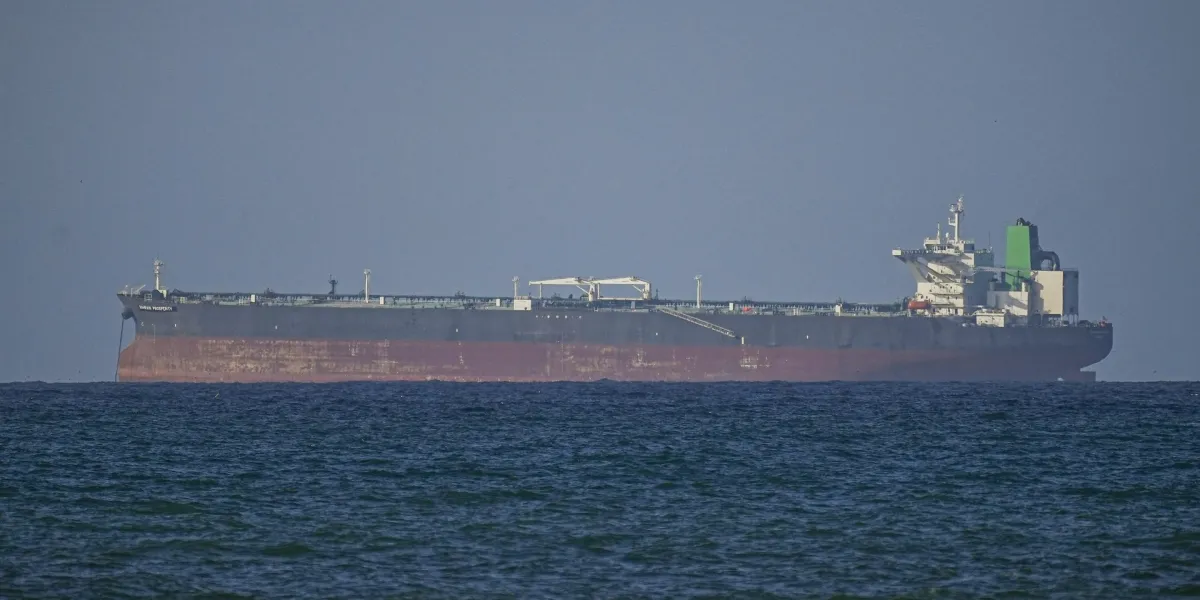 Three oil supertankers appear to make move through Hormuz