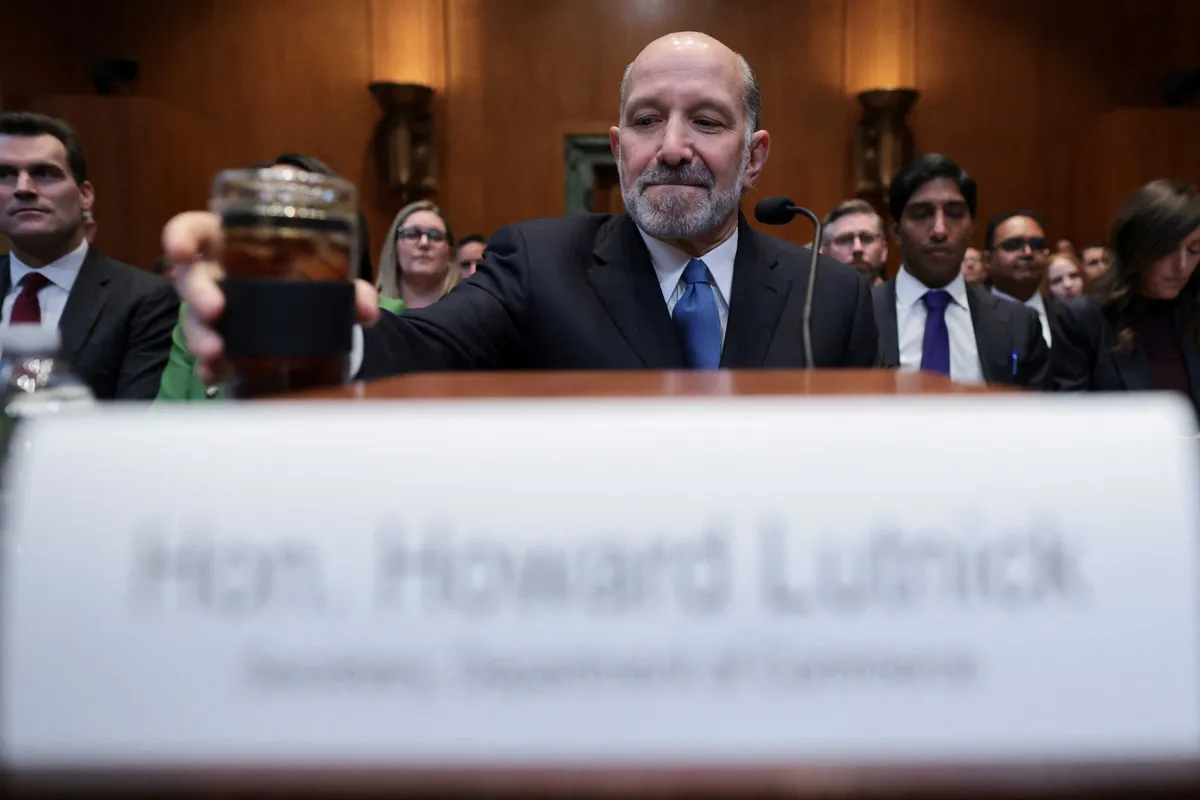 ‘Despicable’: Howard Lutnick mocked by onlookers after being busted again for blatant lie