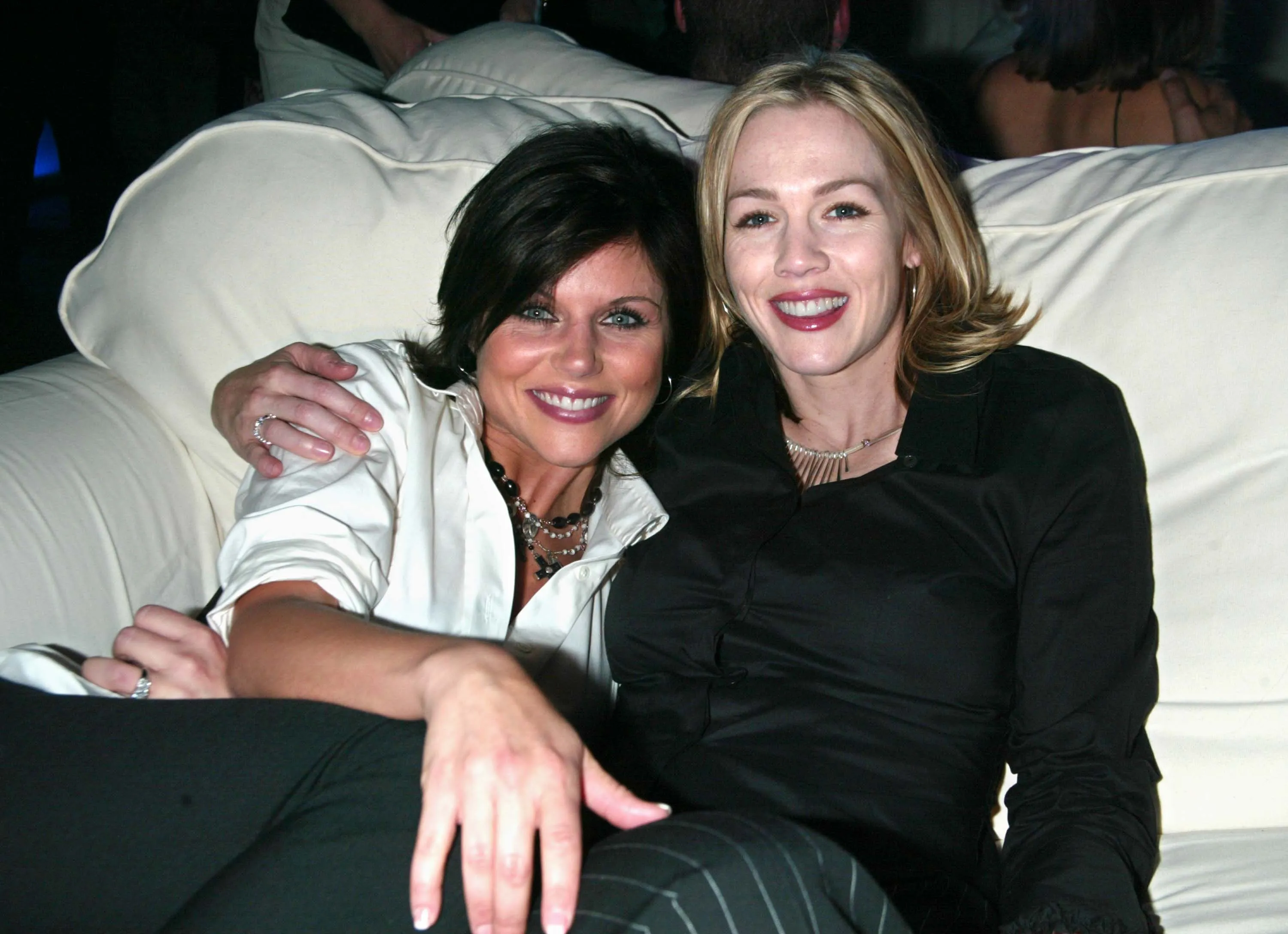 Tiffani Thiessen and Jennie Garth 