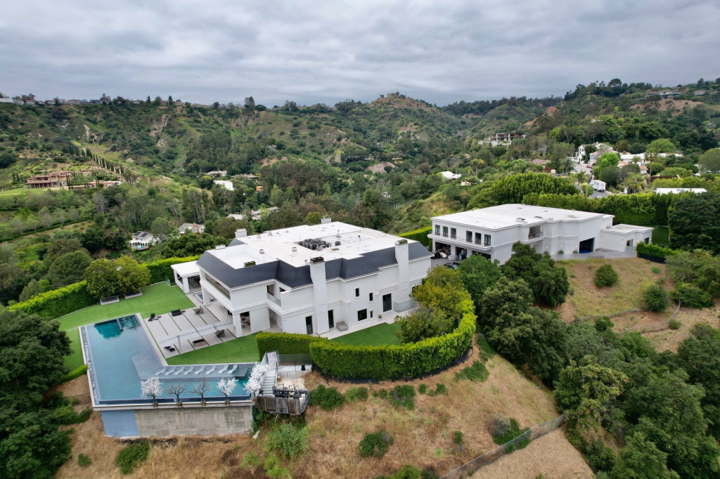 Aerial view of the Beverly Hills mansion formerly owned by Ben Affleck and Jennifer Lopez.