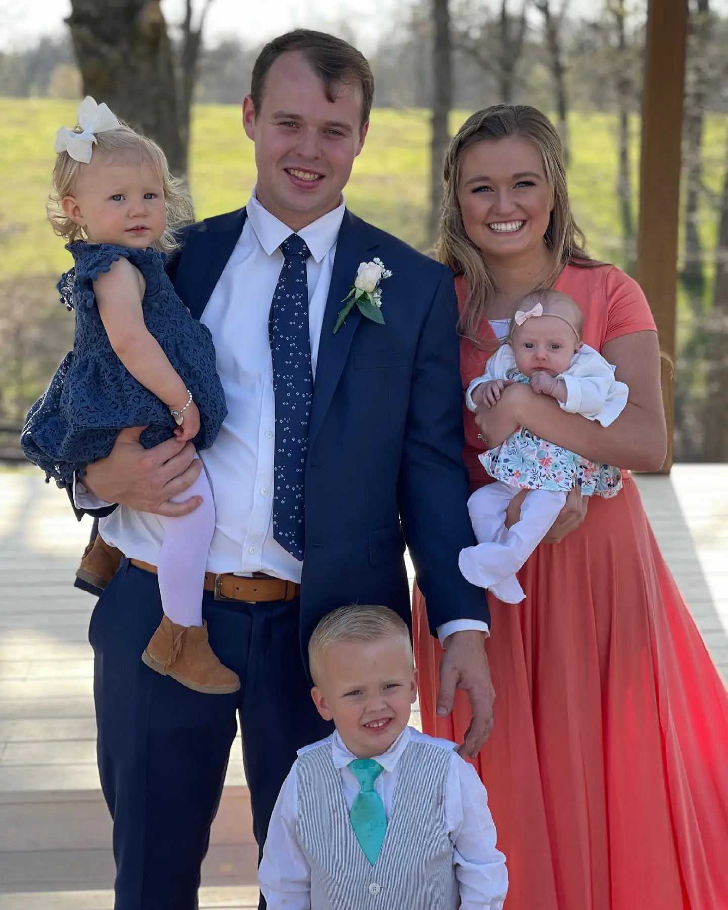 Joseph and Kendra Duggar with their kids