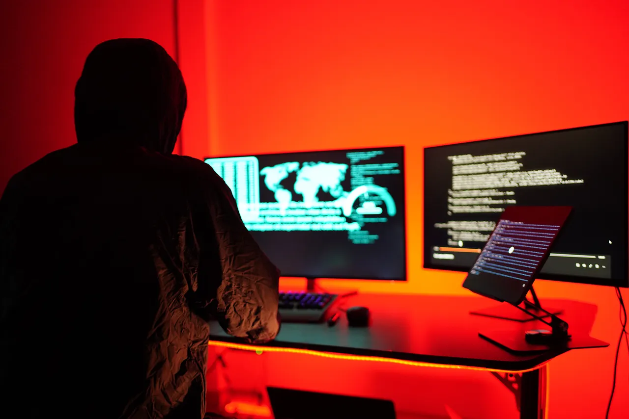 Why Sharing a Screenshot Can Get You Jailed in the UAE