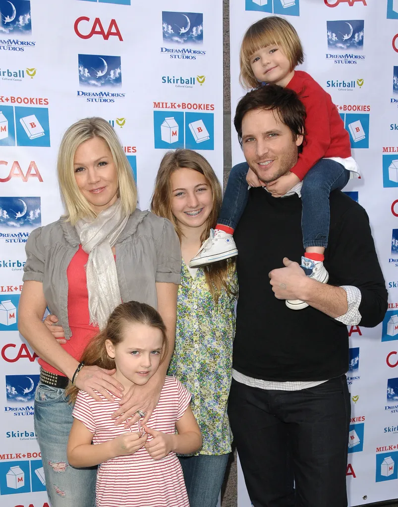 Actors Jennie Garth and Peter Facinelli with their three daughters.