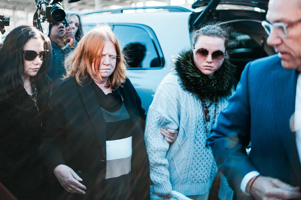 Asa Ellerup and Victoria Heuermann arriving at court.
