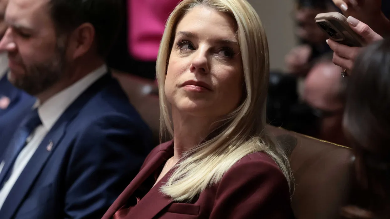 Pam Bondi’s old ally just accidentally admitted MAGA lawyers ‘too dumb’ to succeed: writer