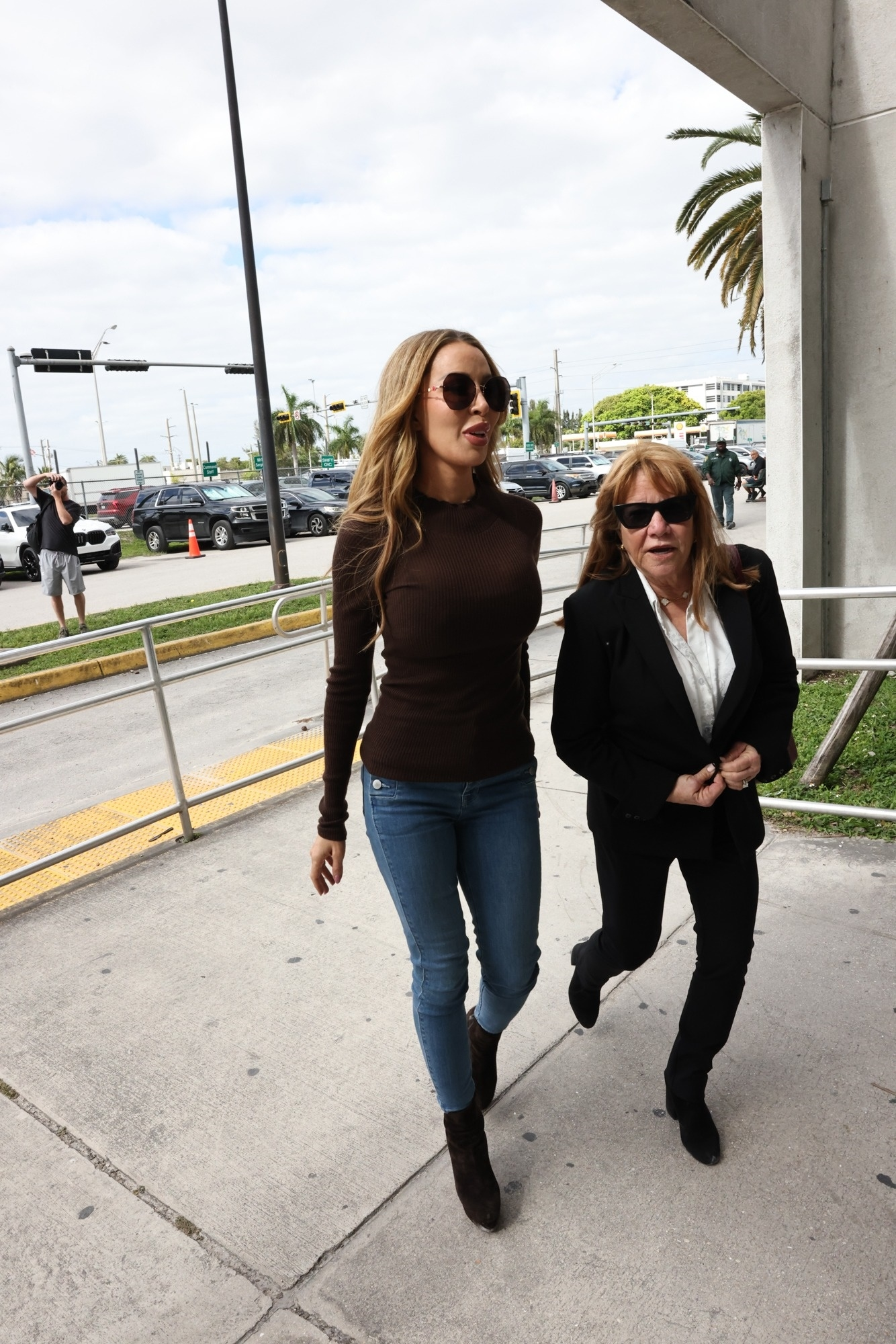 Lisa Hochstein shows up to Miami jail