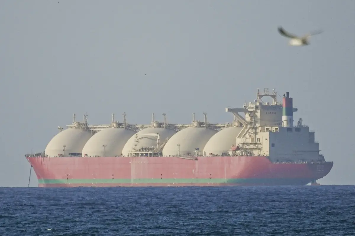 Iran threatens to attack any US Navy ships that enter the Strait of Hormuz