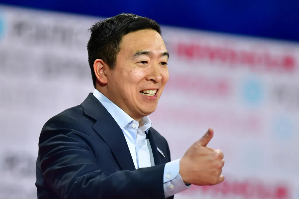Andrew Yang giving a thumbs up.
