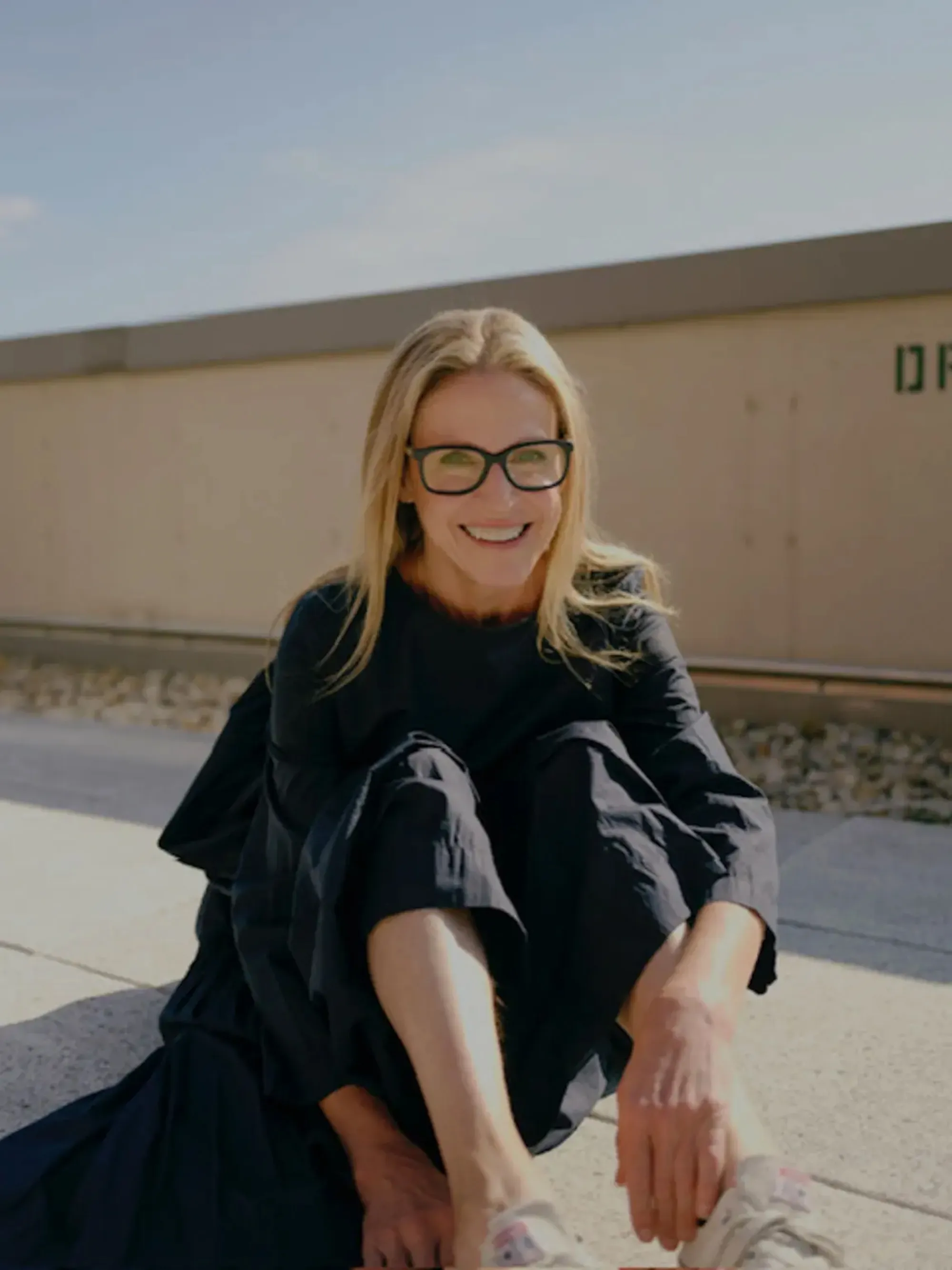 Jane Pratt smiling.