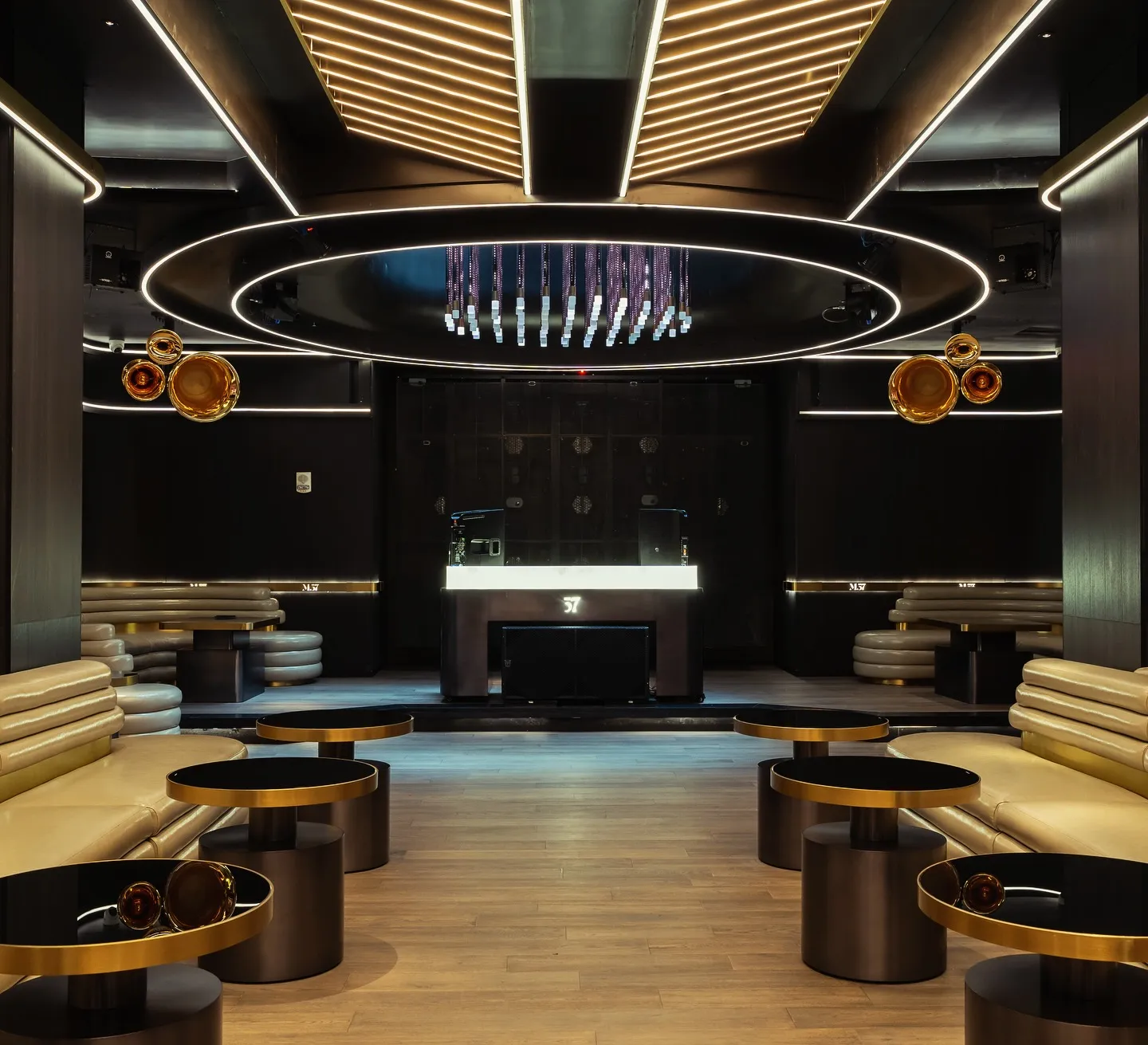 Aura nightclub 