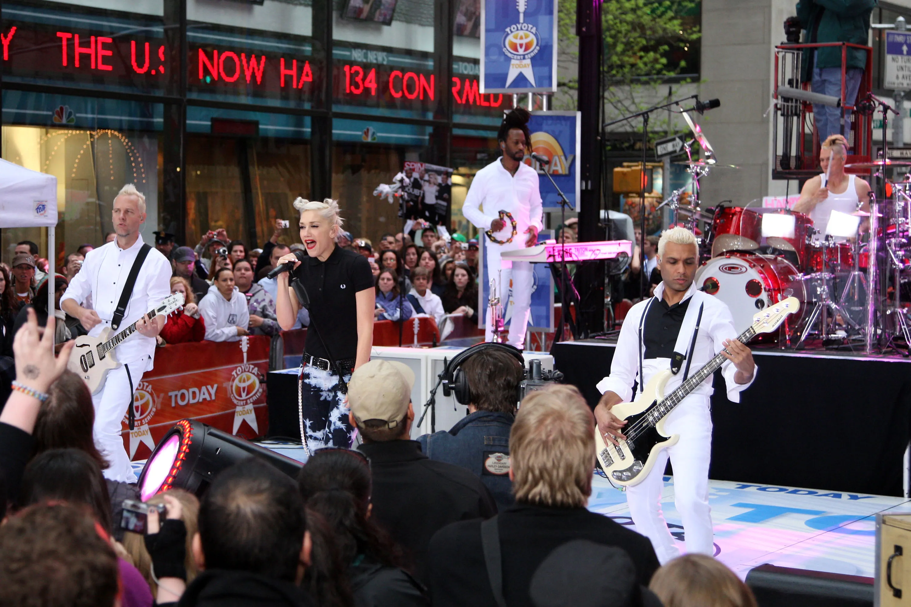 No Doubt performing live on NBC's 