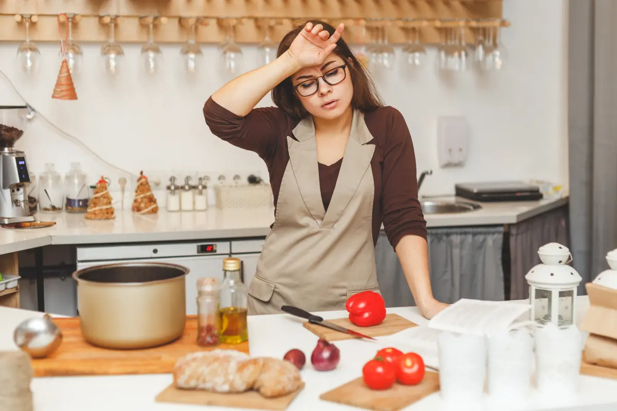 Dear Abby: My in-laws won’t leave me alone in my kitchen
