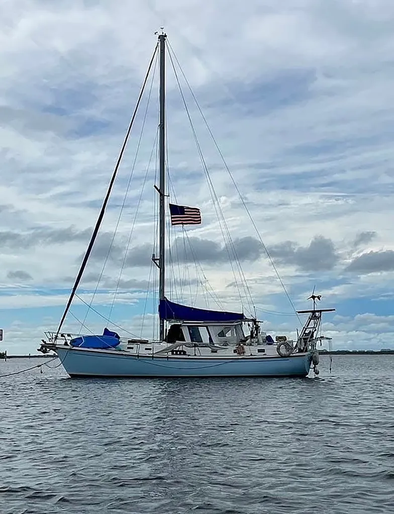 The sailboat "Soulmate" belonging to Lynette and Brian Hooker on the water.