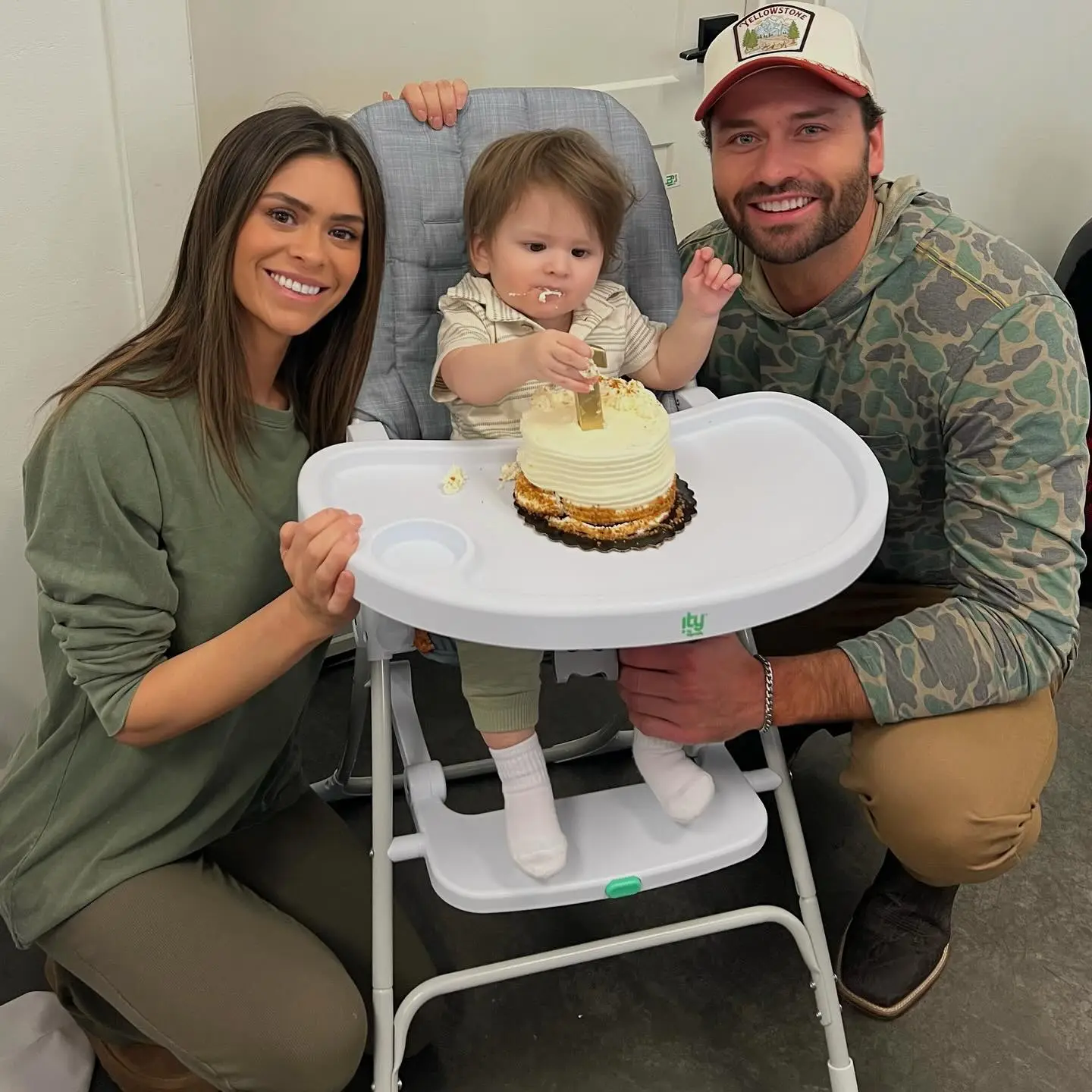 Taylor Frankie Paul and Dakota Mortensen celebrating their son's first birthday.