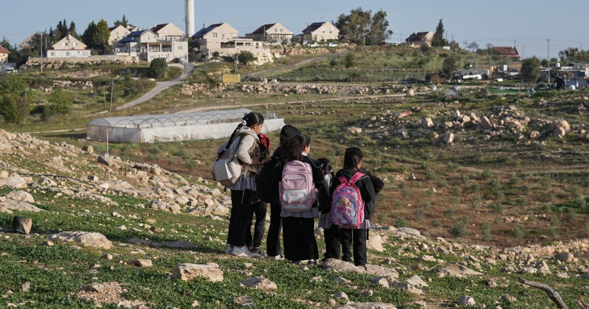Israeli settlers block Palestinian kids’ path to school with tear gas and barbed wire