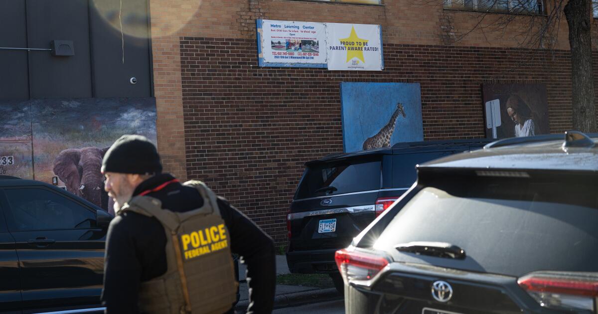 Agents armed with search warrants keep focus on Minnesota in public fraud probe