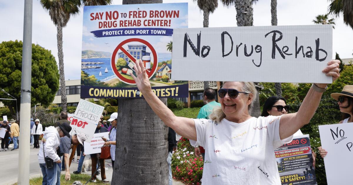 San Pedro residents fight plans to put an addiction recovery center in their neighborhood