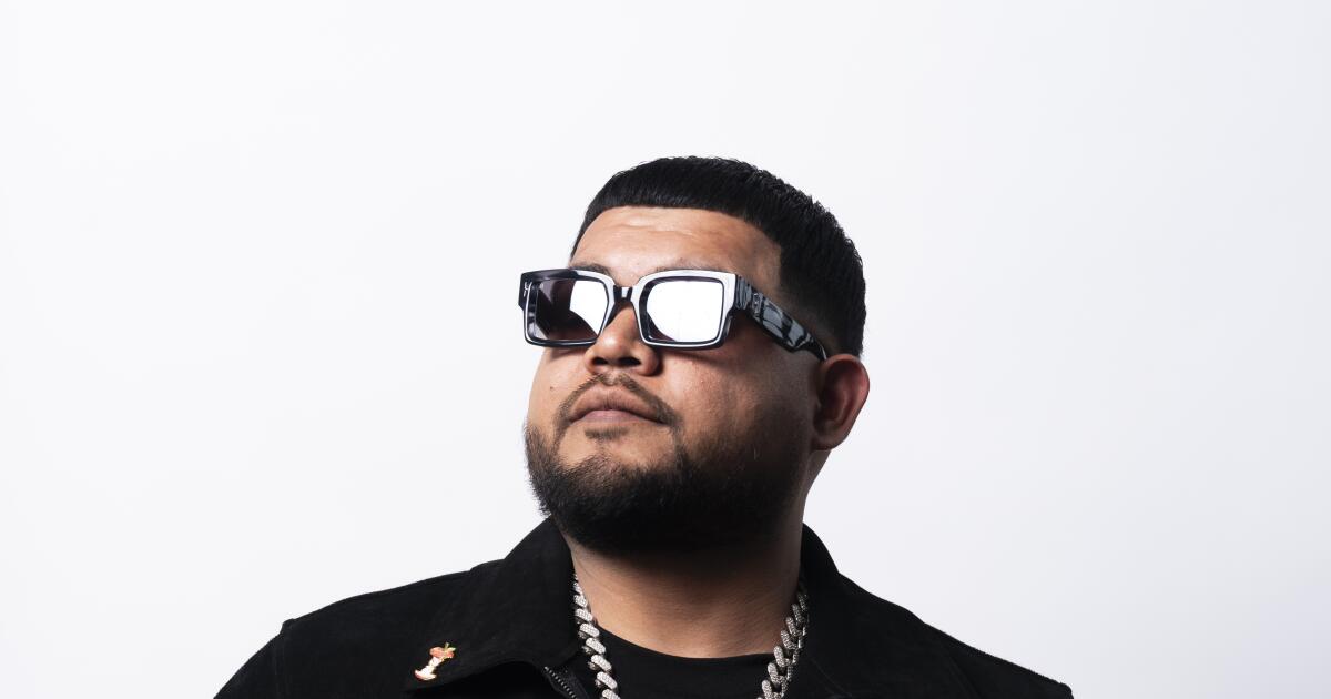 Legado 7 keeps it blunt on this 4/20 with ‘Los Mensajes del Whatsapp’