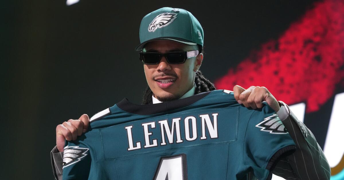 ‘Why is Philly calling me?’ USC’s Makai Lemon was on the phone with another team when Eagles swooped in