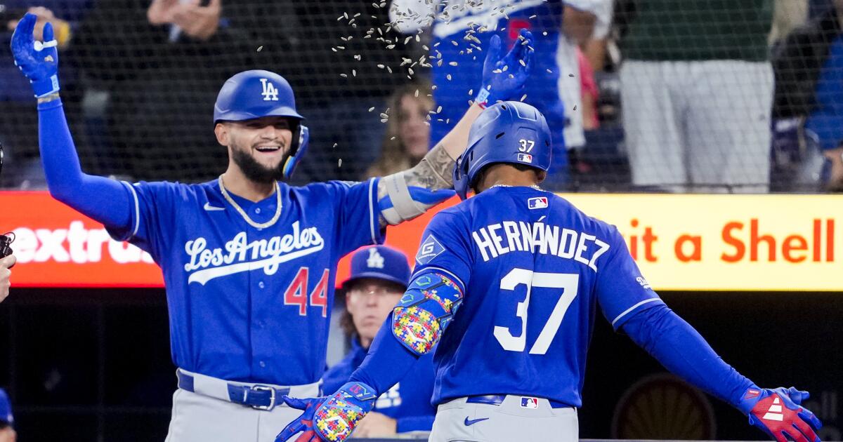 No nail-biter this time: Dodgers explode for 14 runs in return to Toronto