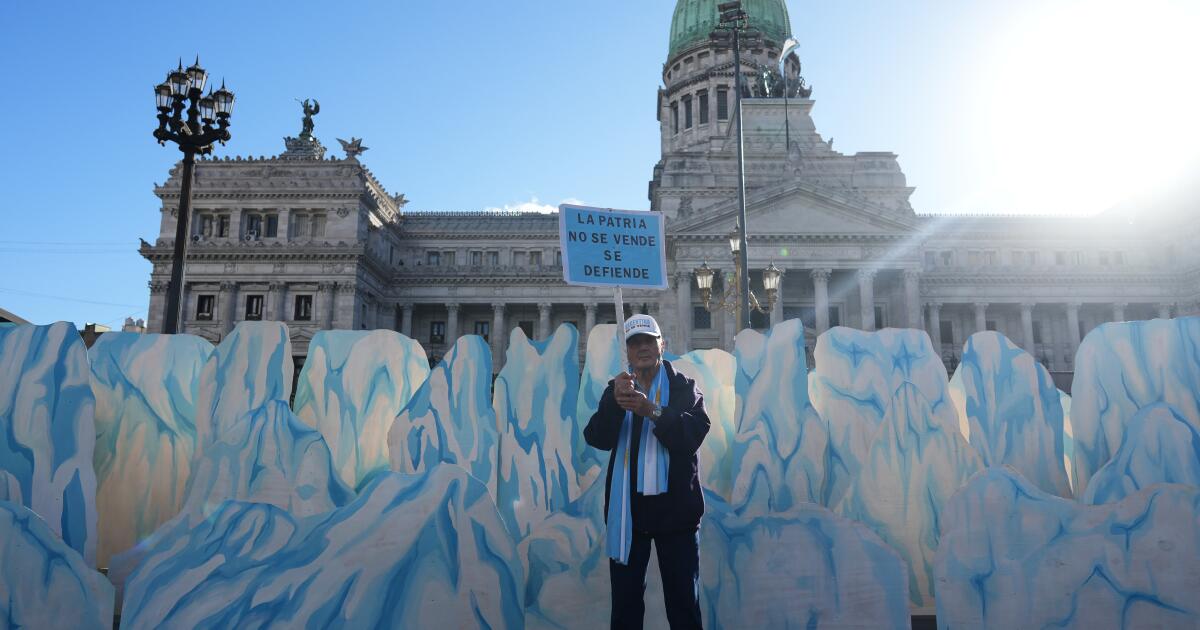 Argentina approves Milei’s bill that eases protections for glaciers, despite environmental backlash