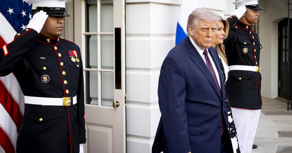 Appeals court orders judge to end contempt investigation of Trump administration deportation flights