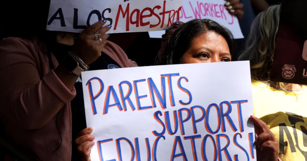 ‘The wheels are falling off the bus.’ Parents scrambling as LAUSD strike date nears