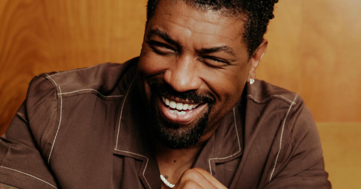 After years in comedy, Deon Cole still likes who he sees in the mirror
