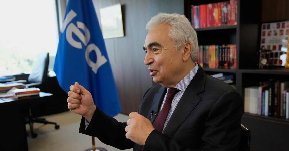 Europe has ‘maybe 6 weeks of jet fuel left,’ energy agency head warns