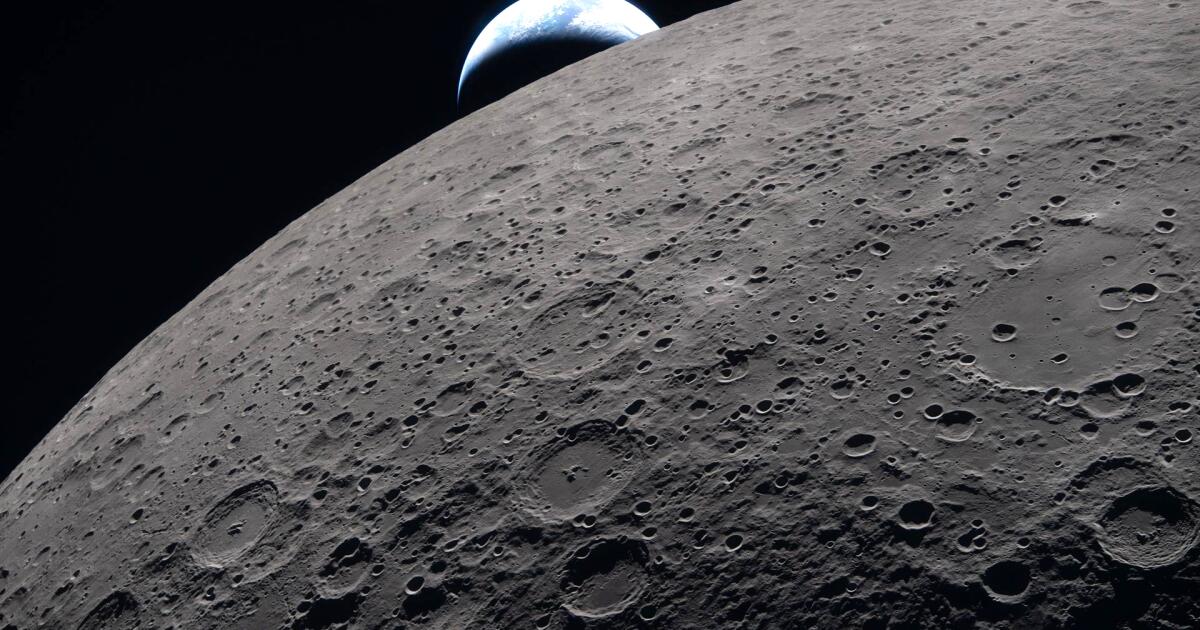 For 40 minutes, the greatest solitude humans have known