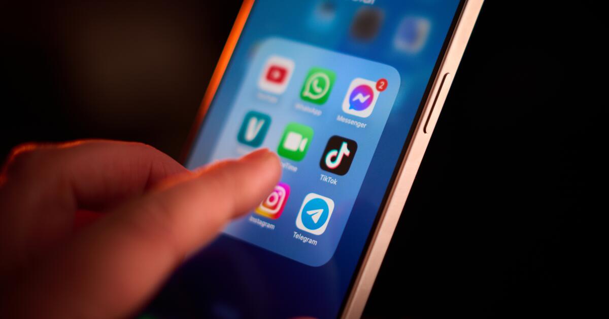 Supreme Court wary of barring police from phone searches to find crime suspects