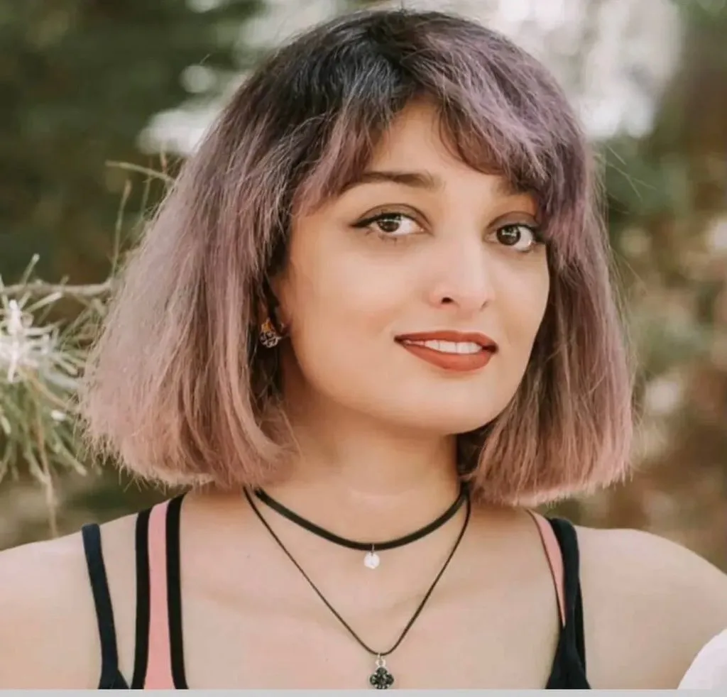Venus Hosseininejad smiling.