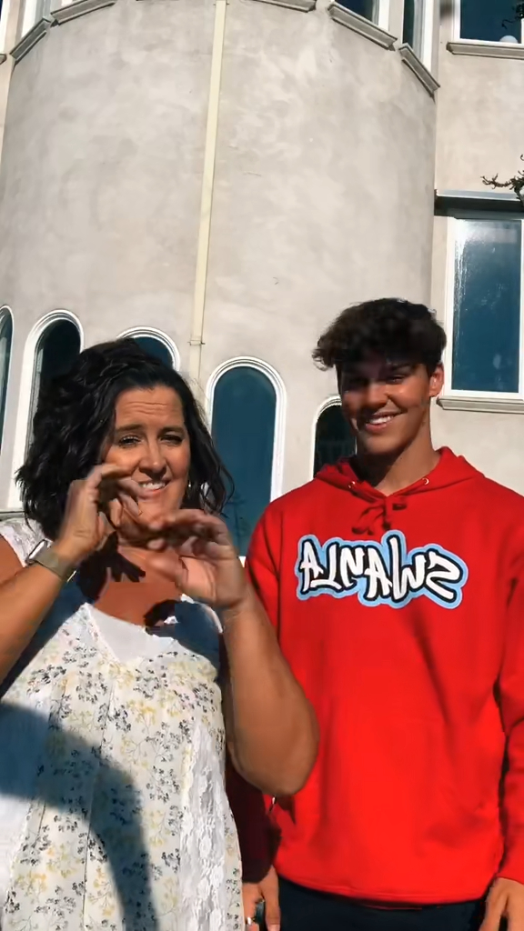 Noah Beck with his mother Amy Beck 