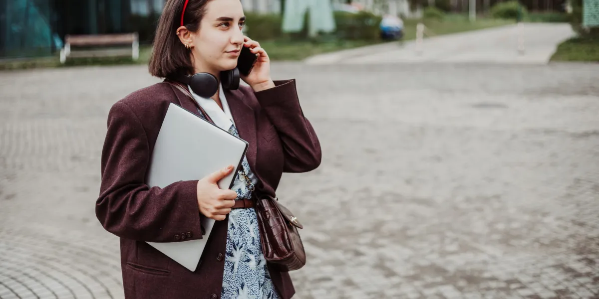 Gen Z workers say showing up 10 minutes late to work is as good as on time—but baby boomer bosses have zero tolerance for tardiness, research reveals
