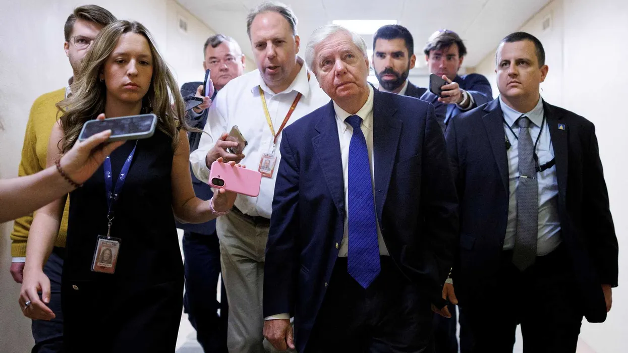 Lindsey Graham turns heads with perplexing remark as Trump weighs peace deal