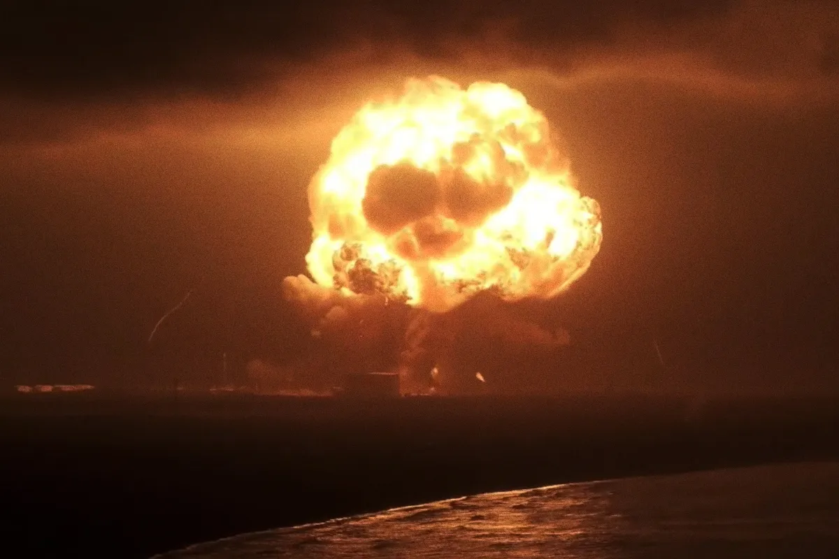 Jeff Bezos’ Rocket Explodes Into Mushroom Cloud, Dealing Massive Blow to NASA’s Moon Plans