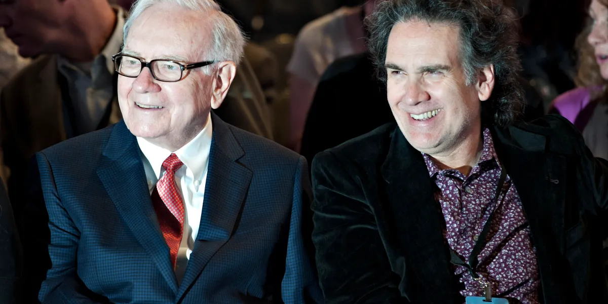 Warren Buffett’s son Peter didn’t know his dad was a billionaire until his 20s—he found out from a rich list