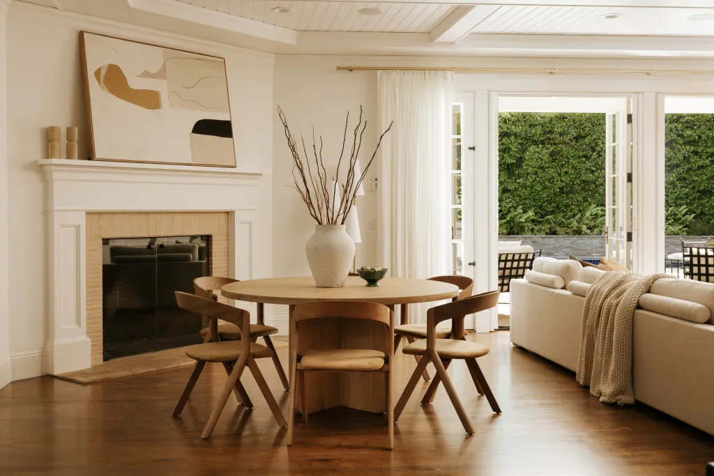 A breakfast area.