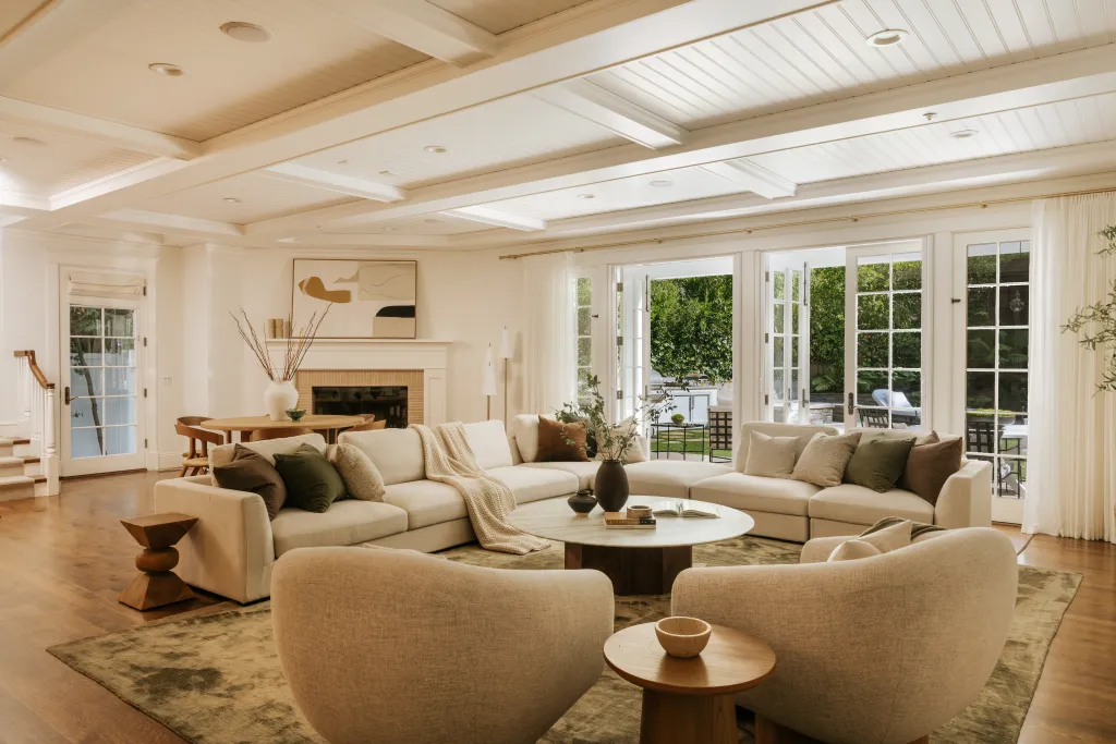 The couple are listing their home 13 years after paying $6.1 million.