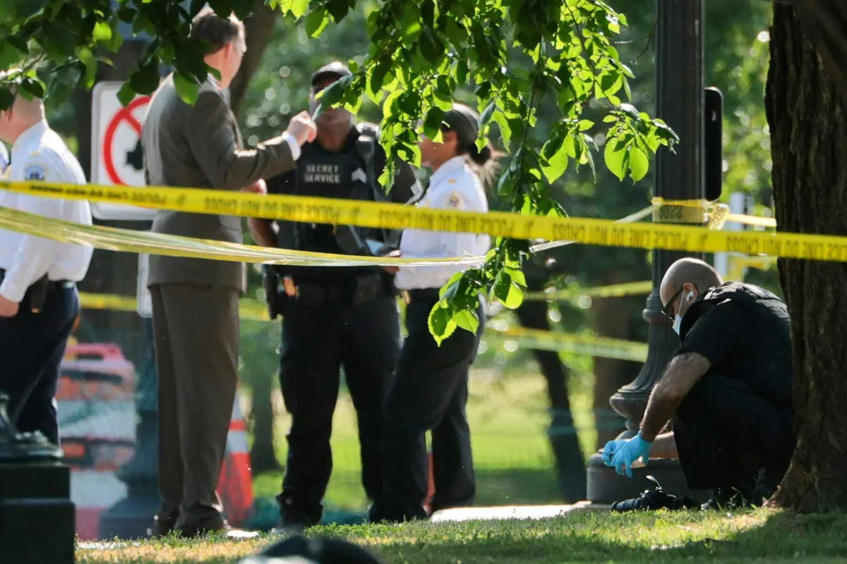 Teen bystander hit as gunman trades fire with Secret Service near Washington Monument
