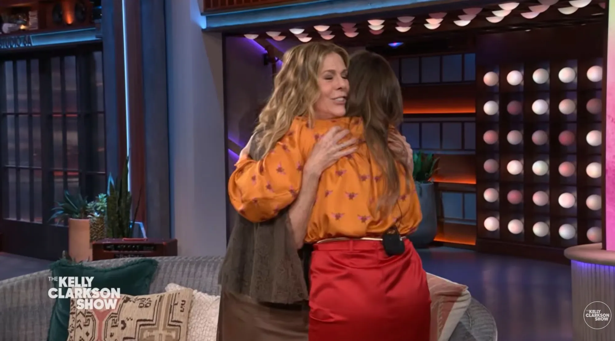 Kelly Clarkson embraces a guest on "The Kelly Clarkson Show."