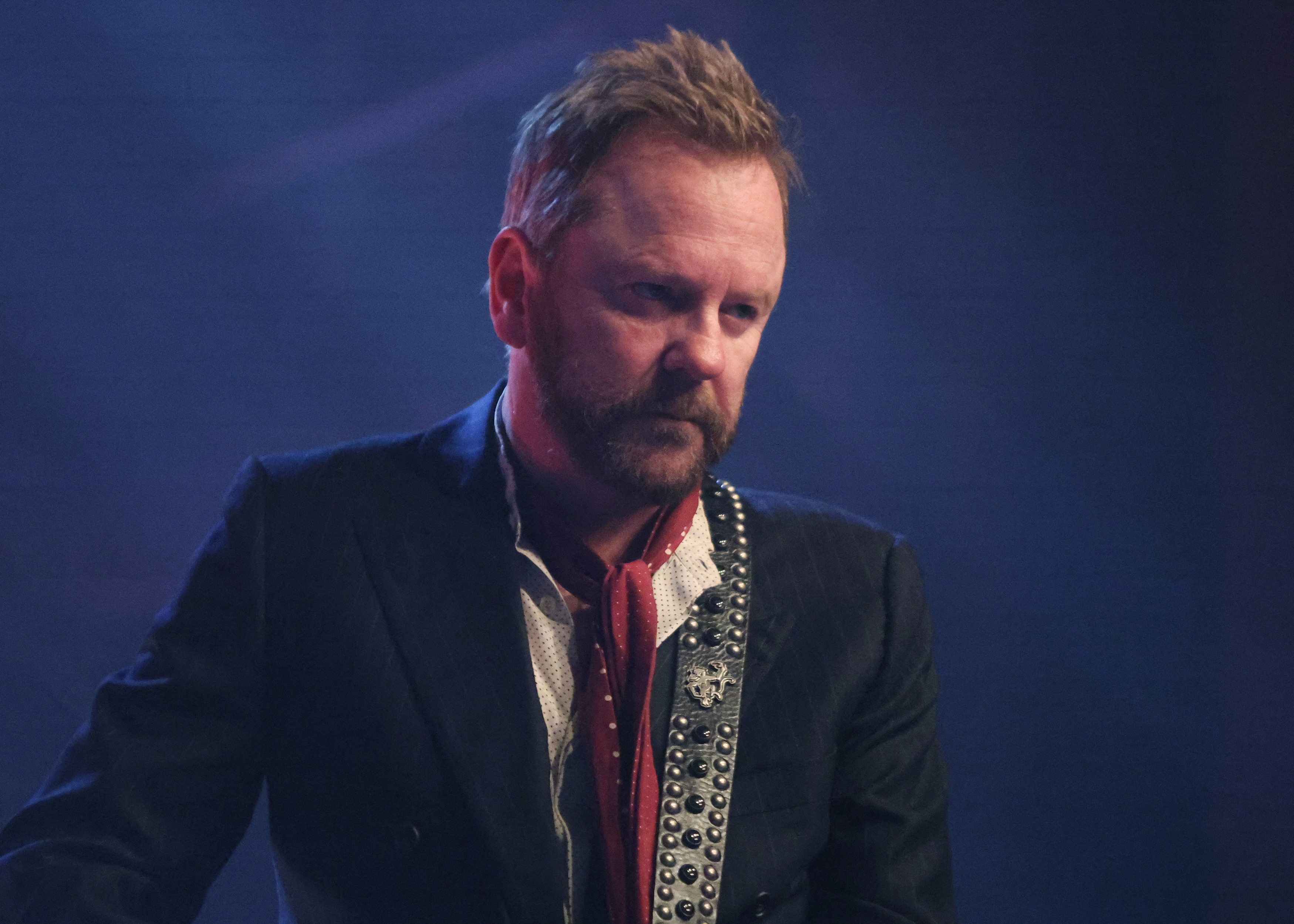 Kiefer Sutherland performs during his "Love Will Bring You Home" tour.