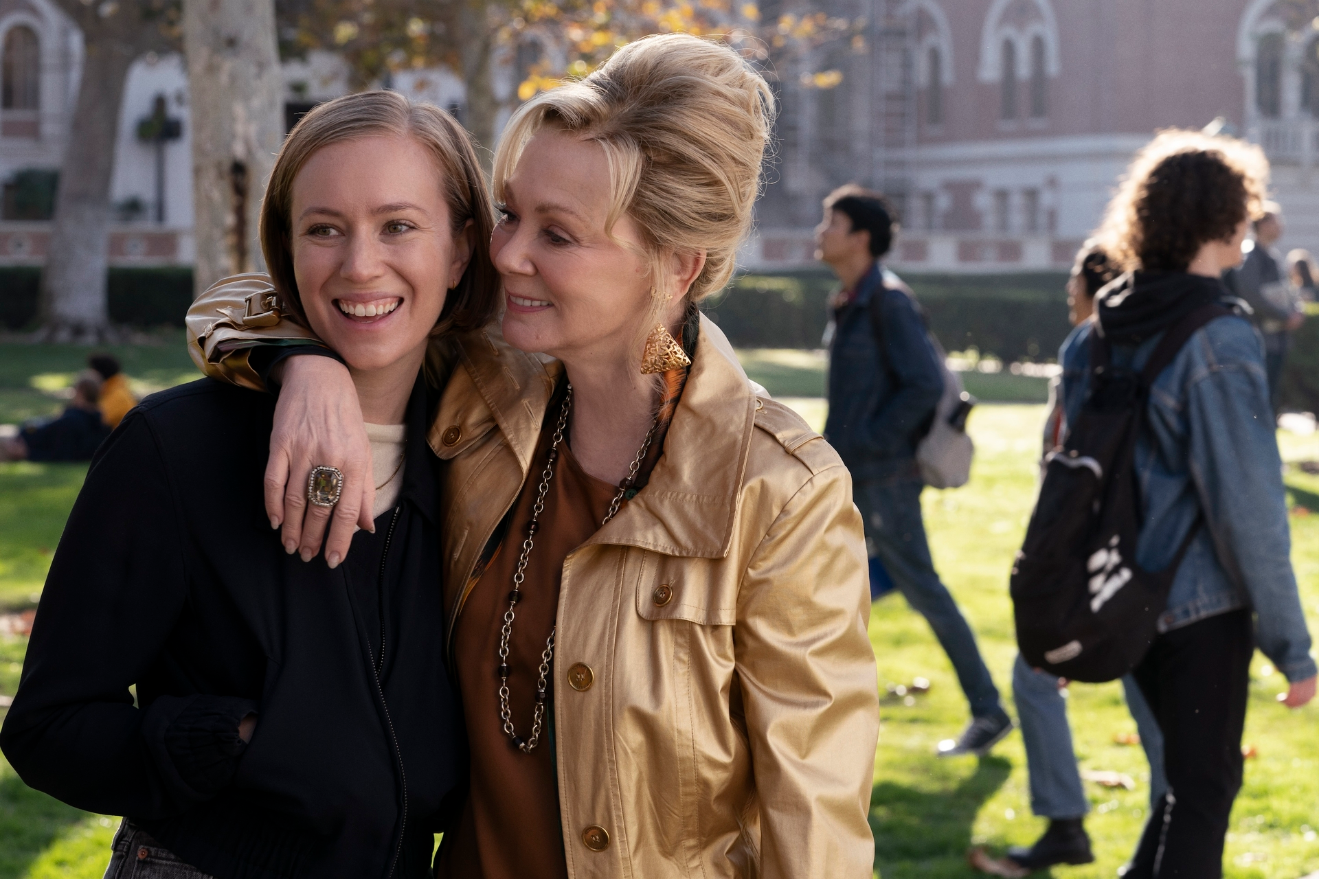 Hannah Einbinder and Jean Smart in "Hacks"