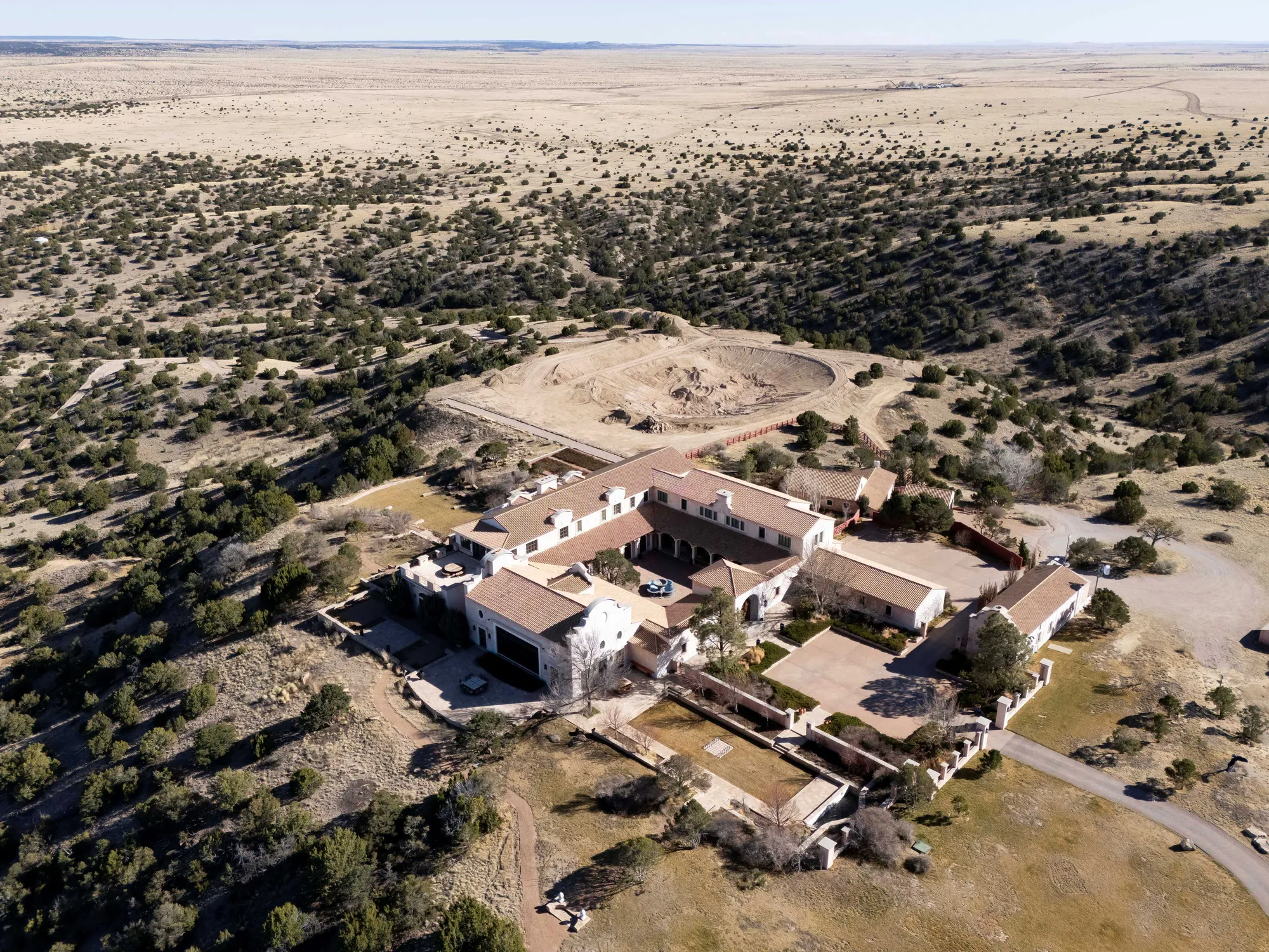 Details from Epstein’s ranch suggest connections to CIA: journalist