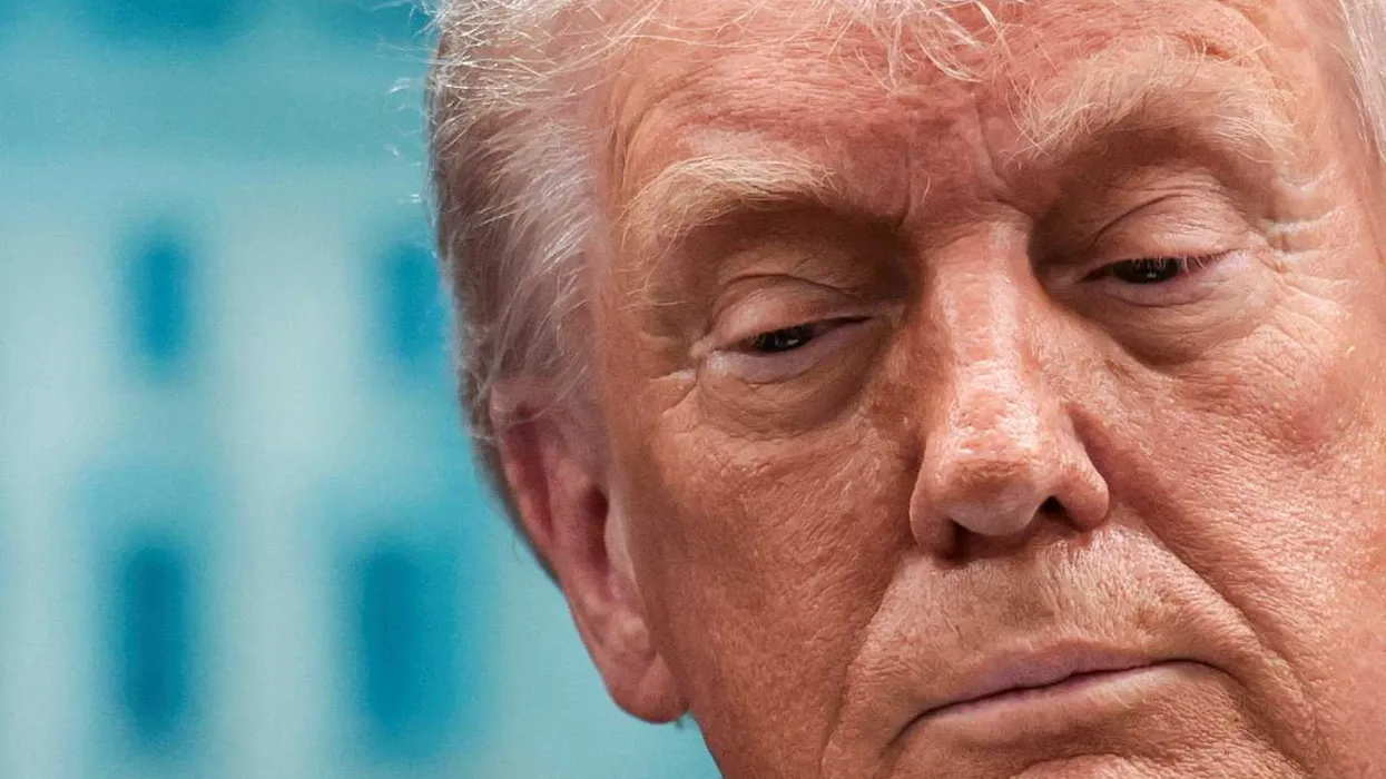 Political analyst astonished as Trump glitches in front of the cameras